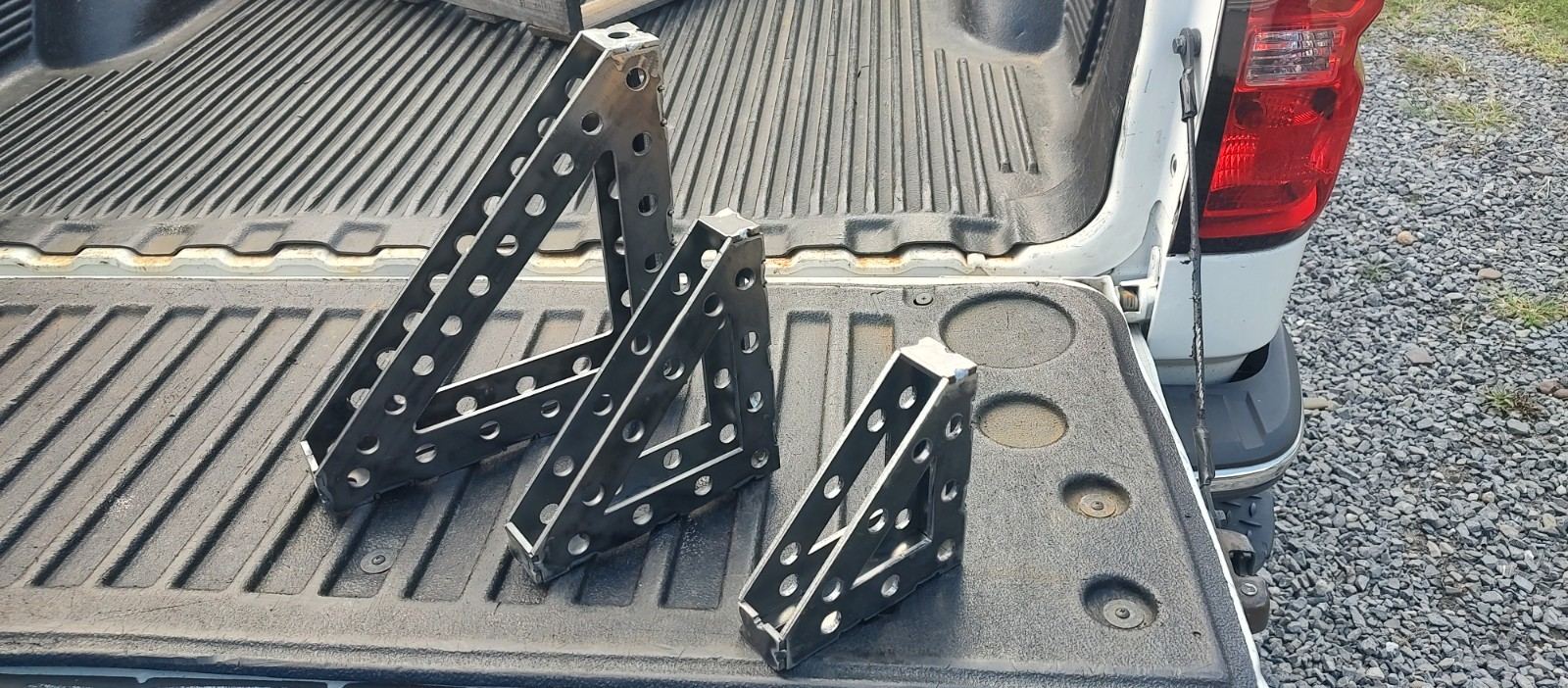 Three available sizes of welding squares